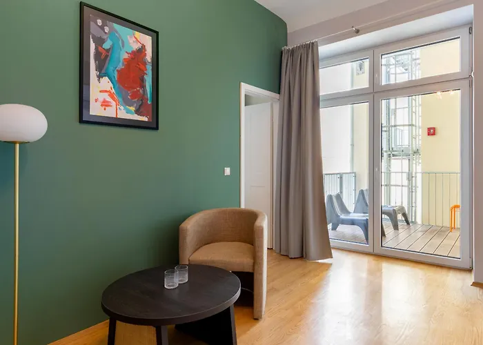 Numa Strauss 4*