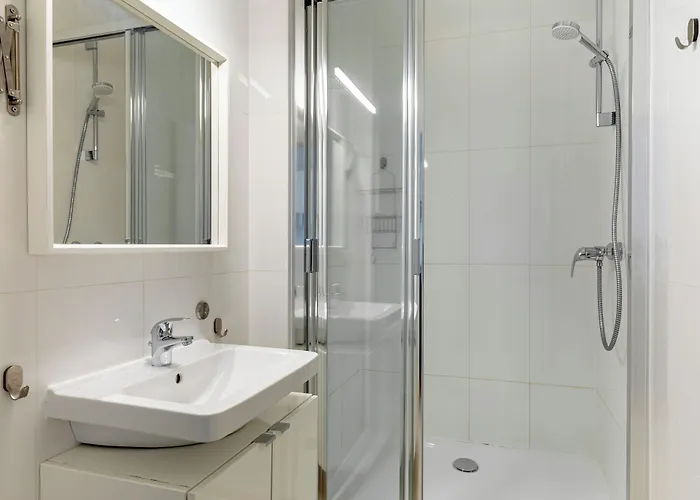 Numa Strauss 4*
