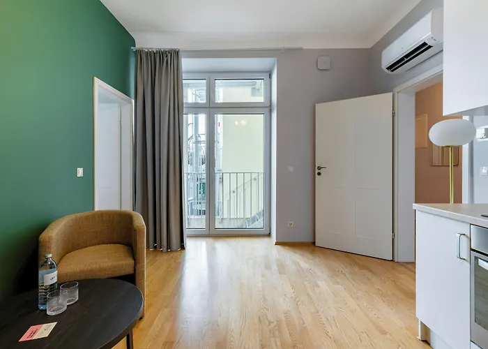 Numa Strauss 4*